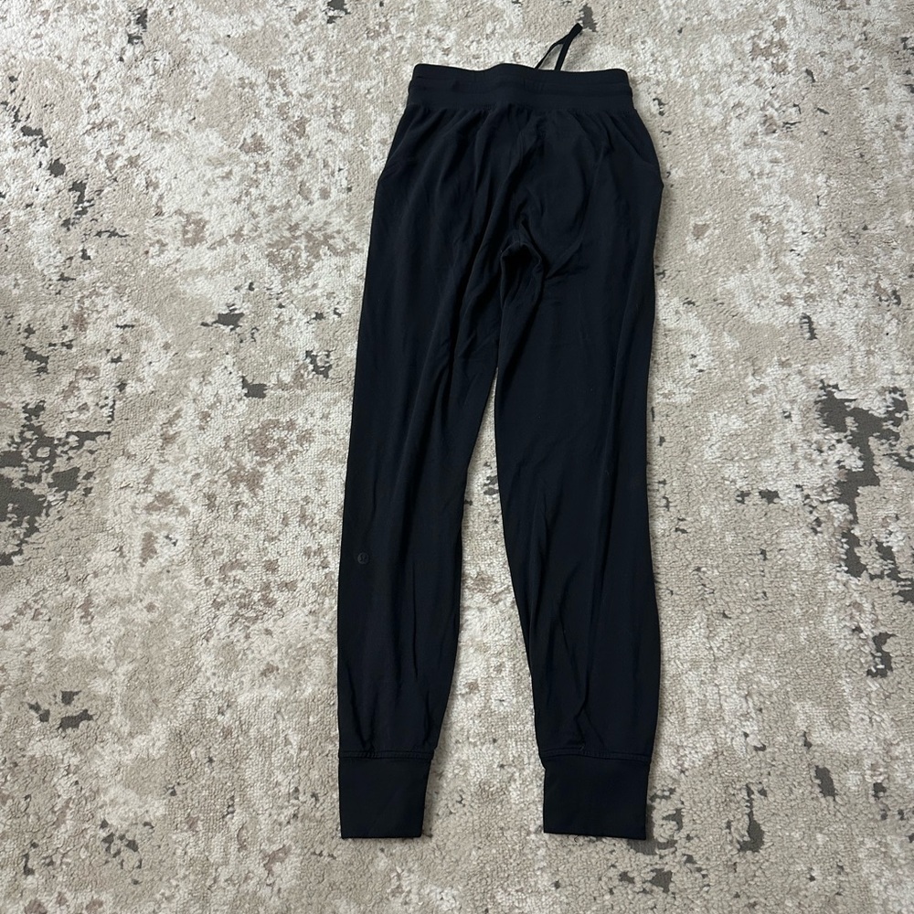Lululemon Ready to Rulu High-Rise Jogger Size 2 - Black - Picture 3 of 4